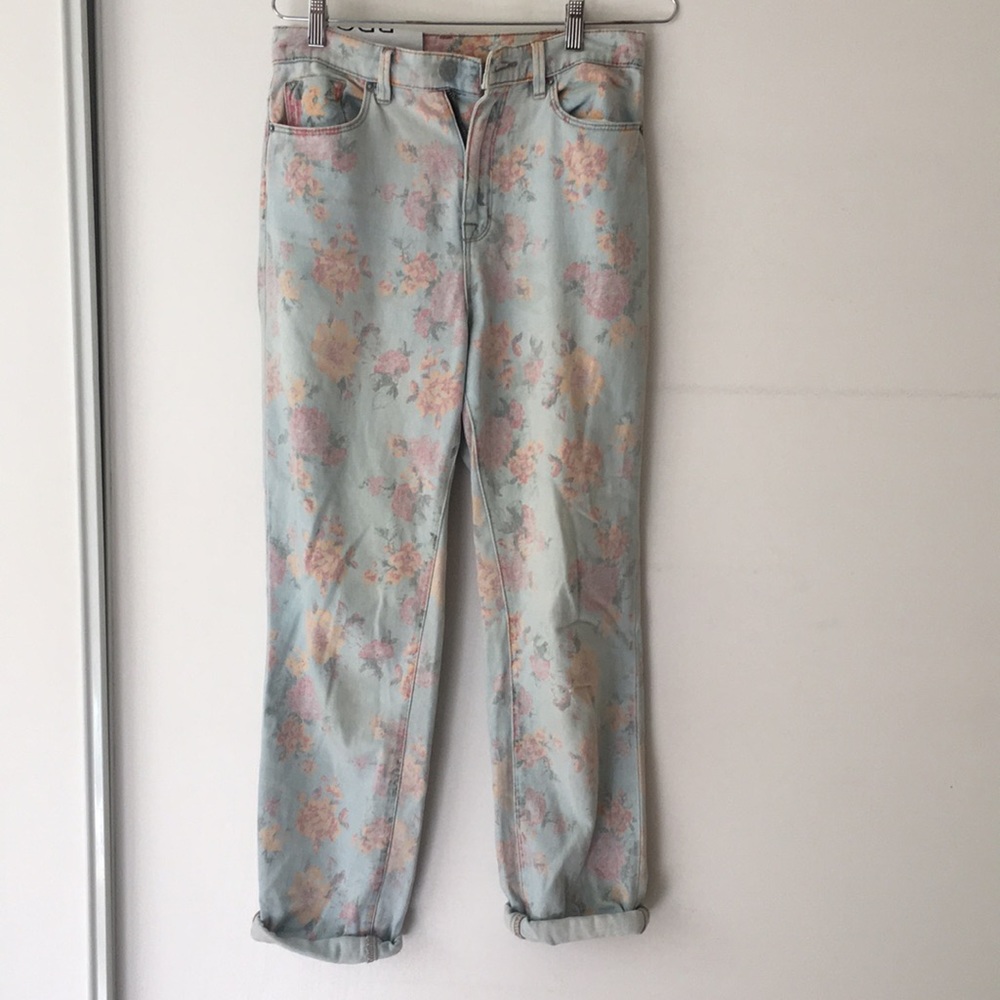URBAN OUTFITTERS Floral Print Mom Jeans